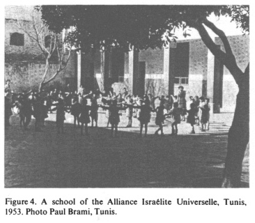 Encyclopaedia Judaica: Jews in
              Tunisia, vol.15, col.1437: A school of the Alliance
              Isralite Universelle, Tunis, 1953. Photo: Paul Brami,
              Tunis