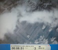 Allied air
                          attack against Schweinfurt 04, the bombs are
                          exploding