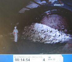 Walpersberg near Kahla 18: tunnel
                          caretaker Heinz Rabe in a hall