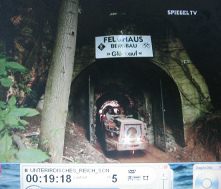 Doggerwerk near Hersbruck 02: entrance
                          with lane