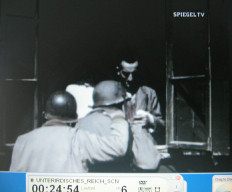 Kohnstein 03, Ami soldiers with
                          a detainee