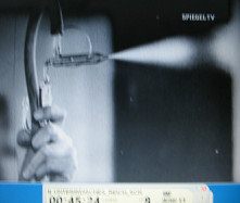 NS film
                        "Kampfstoffe" ("combat
                        agents") 07, gas is given into a glass
                        cage