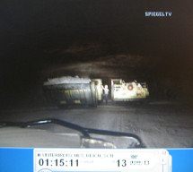 Salt mine of
                          Kaiseroda 14, shovel excavator loaded with
                          salt