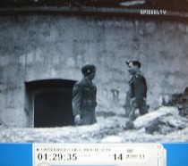 Obersalzberg-Berghof 50, US film, Amis are
                        on sightseeing tour for the bunker 01