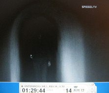 Obersalzberg-Berghof 50, US film, Amis are
                        on sightseeing tour for the bunker 02