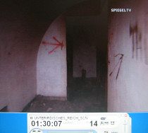 Obersalzberg-Berghof 53, bunker entrance
                          with a red arrow 02
