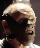 Fototext 2: MASKE MIT
              MUND�FFNUNG+NASEN�FFNUNG: �Das Schweigen der L�mmer� mit
              Anthony Hopkins: Sie l�sst den Doktor mit dem adretten
              Auftreten ungewohnt monstr�s aussehen.
