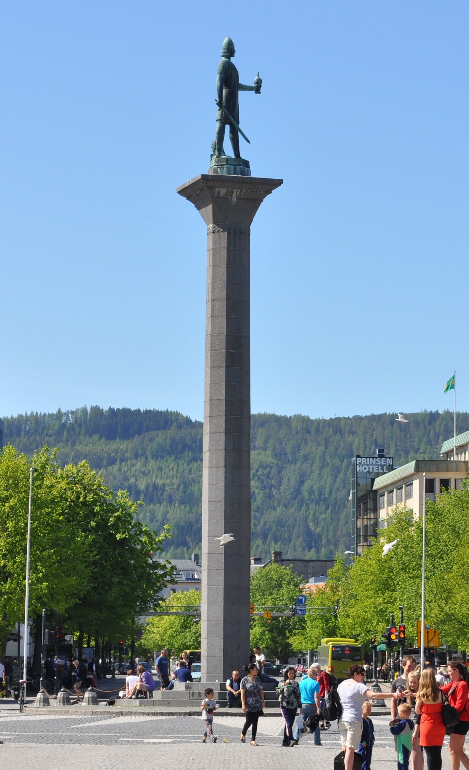 Trondheim: The statue of the criminal
                    "Christian" butcher-king Olaf Tryggvason