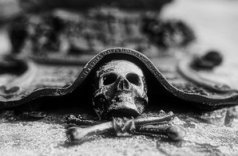 Asesinato en masa por "cristianos"
                    criminales: solo quedan cr�neos y huesos