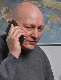 Daniel Pittet [7] war ein Kind ohne Vater
                          in einem "katholischen" Haus mit
                          "blindem Glauben", und wurde von
                          Priester Jo�l (120kg) 4 Jahre lang
                          missbraucht, �ber 200mal vergewaltigt.