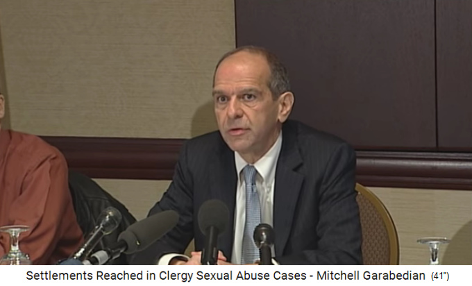 Opferanwalt Mitchell Garabedian
                w�hrend einer Pr�sentation 2013