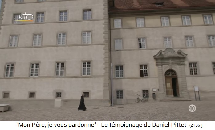 Satanic
                monastery of Einsiedeln, window facade with entrance
                door to the apartments