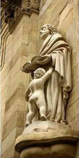 Statue of the Catholic
                                            Church with child abuse:
                                            Toddler sucks preacher's
                                            doodle