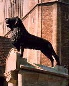 L�wendenkmal in
                        Braunschweig auf dem Burgplatz, erbaut vom
                        Herzog Heinrich "der L�we"