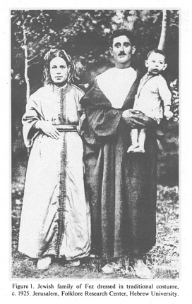 Encyclopaedia Judaica: Jews in Fez, vol.6,
                col.1255: Jewish family of Fez dressed in traditional
                costume, c. 1925. Jerusalem, Folklore Research Center,
                Hebrew University