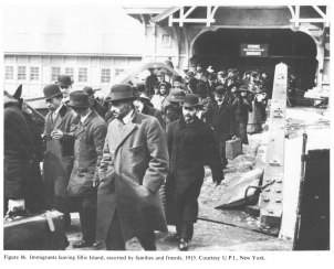 Encyclopaedia Judaica (1971): "USA",
                  vol. 15, col. 1609-1610: Immigrants leaving Ellis
                  Island, escorted by families and friends, 1915.
                  Courtesy U.P.I., New York