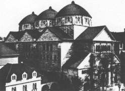 Encyclopaedia Judaica (1971): Berlin, vol. 4,
                    col. 647. The famous Fasanenstrasse Synagogue in
                    Charlottenburg, Berlin, designed by E. Hessel, 1912.
                    Berlin Municipalit. Photo State Picture Office,
                    Berlin