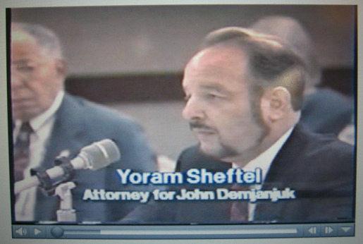 Joram Scheftel / Yoram
                                Sheftel bei einem Vortrag �ber Demjanjuk
                                (Foto 1)