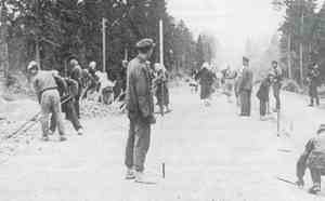 Polish
                        youths in road constructioning forced labour in
                        Germany