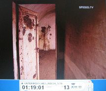 Stuttgart-Killesberg 03, Gang
                          01 mit Wegweiser