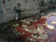 Bet-Hanun-Massaker November 2006,
                    Blutlache von 18 Toten, die im Schlaf ermordet
                    wurden. Der j�dische Kommentar von Israels
                    Ministerpr�sident Olmert: "Gelegentlich
                    passiert das"...