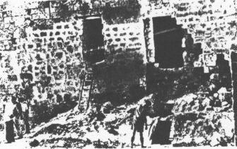Encyclopaedia Judaica (1971): Irgun Zeva'i
                  Le'Ummi, vol. 8, col. 1469: Acre prison, scene of the
                  escape of 41 I.Z.L. and Lehi prisoners, May 1947.
                  Courtesy Haganah Historical Archives, Tel Aviv.