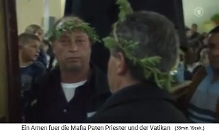 San Luca (Calabria): The Madonna bearers have
                    leaves crowns around their head (Caesar imitation)